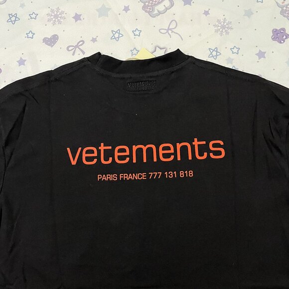 Vetements Black Letter Print Short-Sleeved Shirt - Picture 6 of 6
